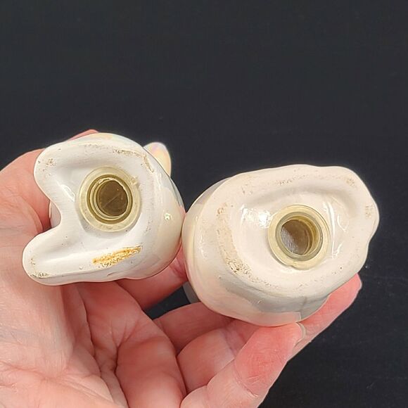 Vintage Artmark White Cat Salt and Pepper Shakers Green Eyes Bows - Picture 4 of 5